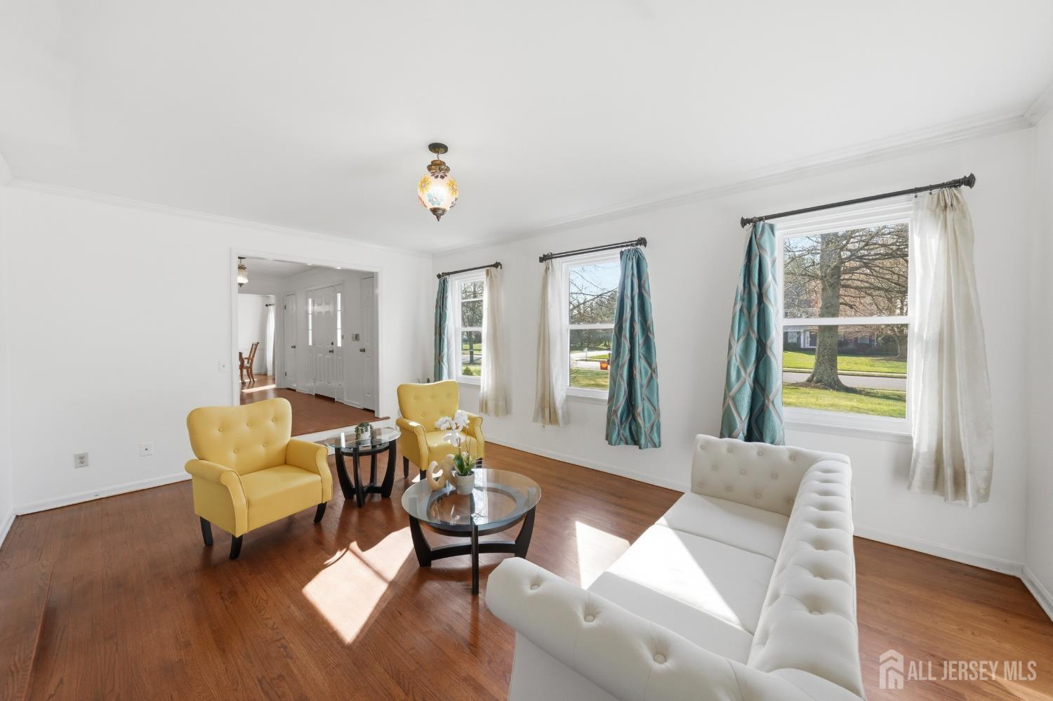7 Monroe Place Cranbury NJ 08512