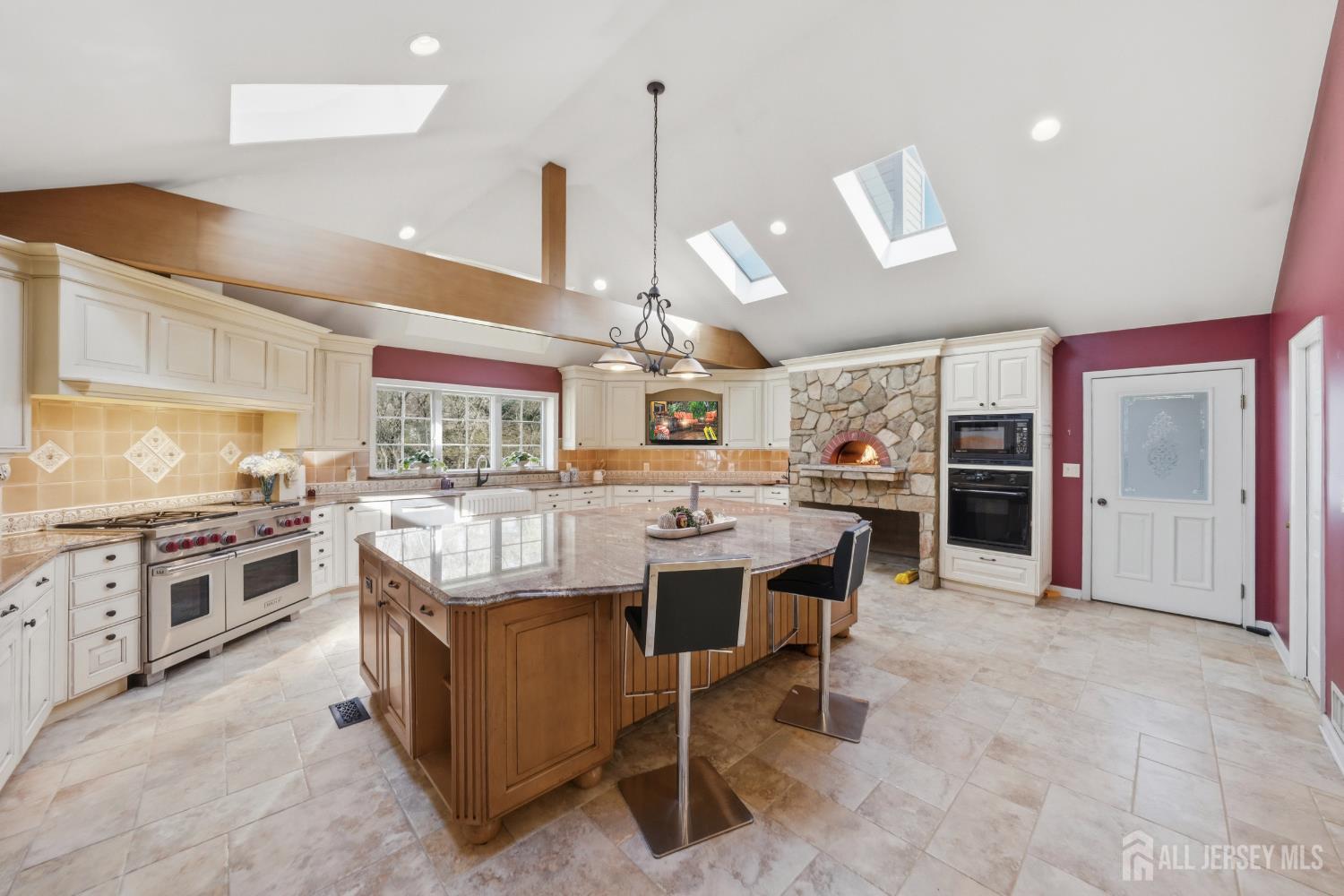 7 Monroe Place Cranbury NJ 08512