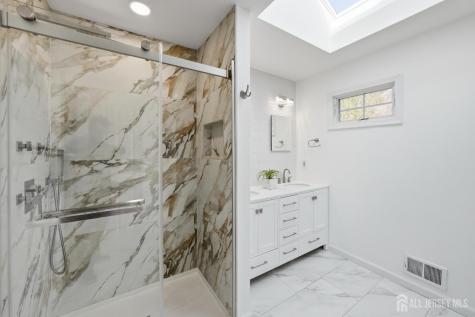 7 Monroe Place Cranbury NJ 08512