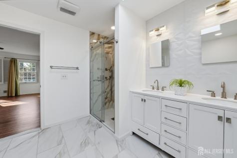 7 Monroe Place Cranbury NJ 08512