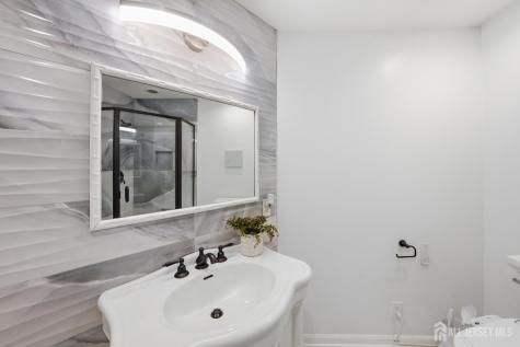 7 Monroe Place Cranbury NJ 08512