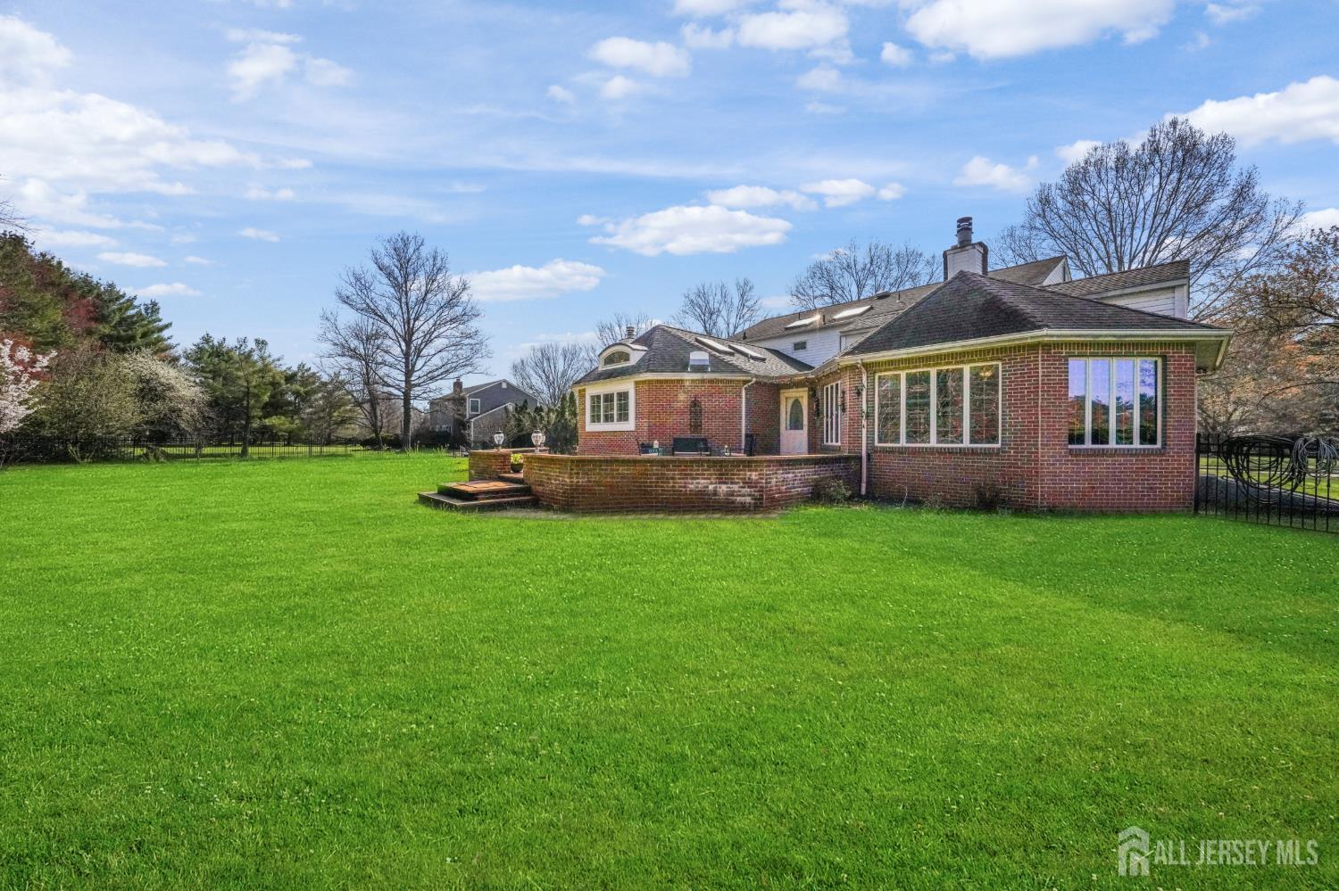 7 Monroe Place Cranbury NJ 08512