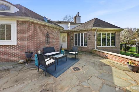 7 Monroe Place Cranbury NJ 08512