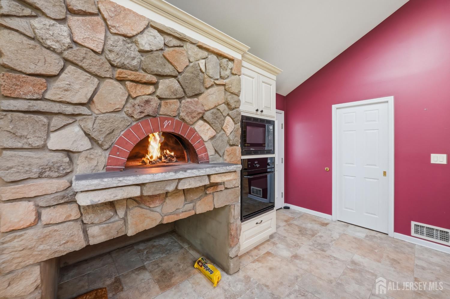 7 Monroe Place Cranbury NJ 08512
