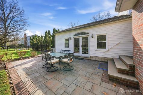 7 Monroe Place Cranbury NJ 08512