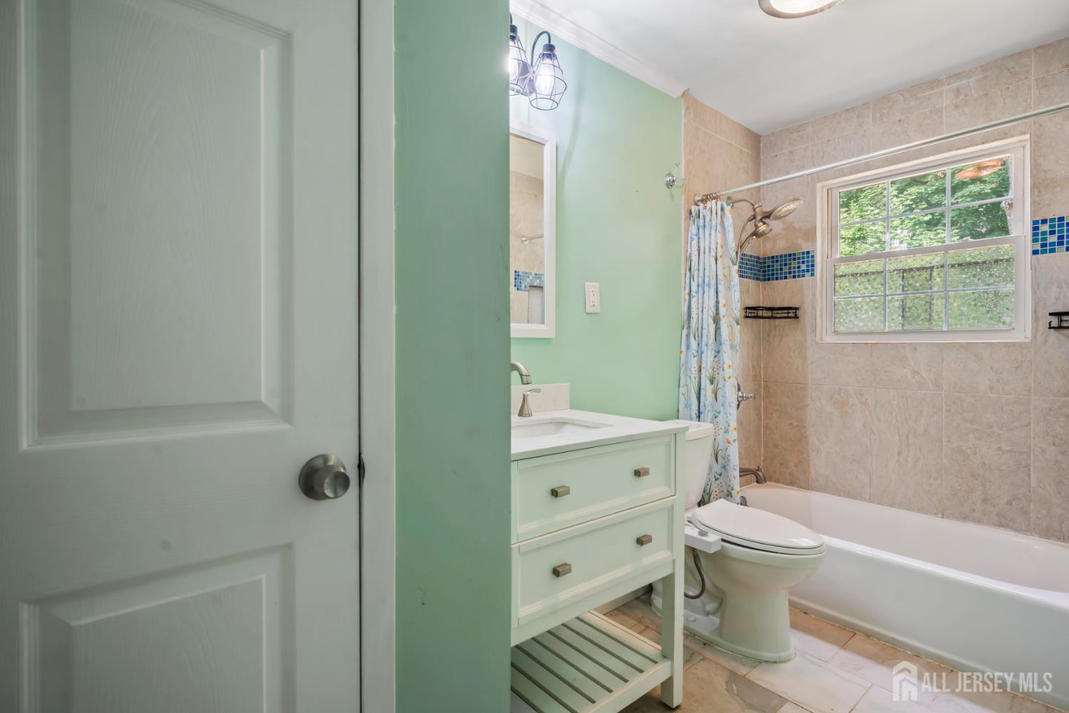 8 Alpine Court East Brunswick NJ 08816