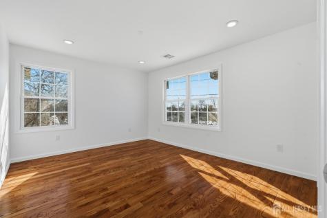 31 Davis Avenue Franklin Twsp NJ 08873