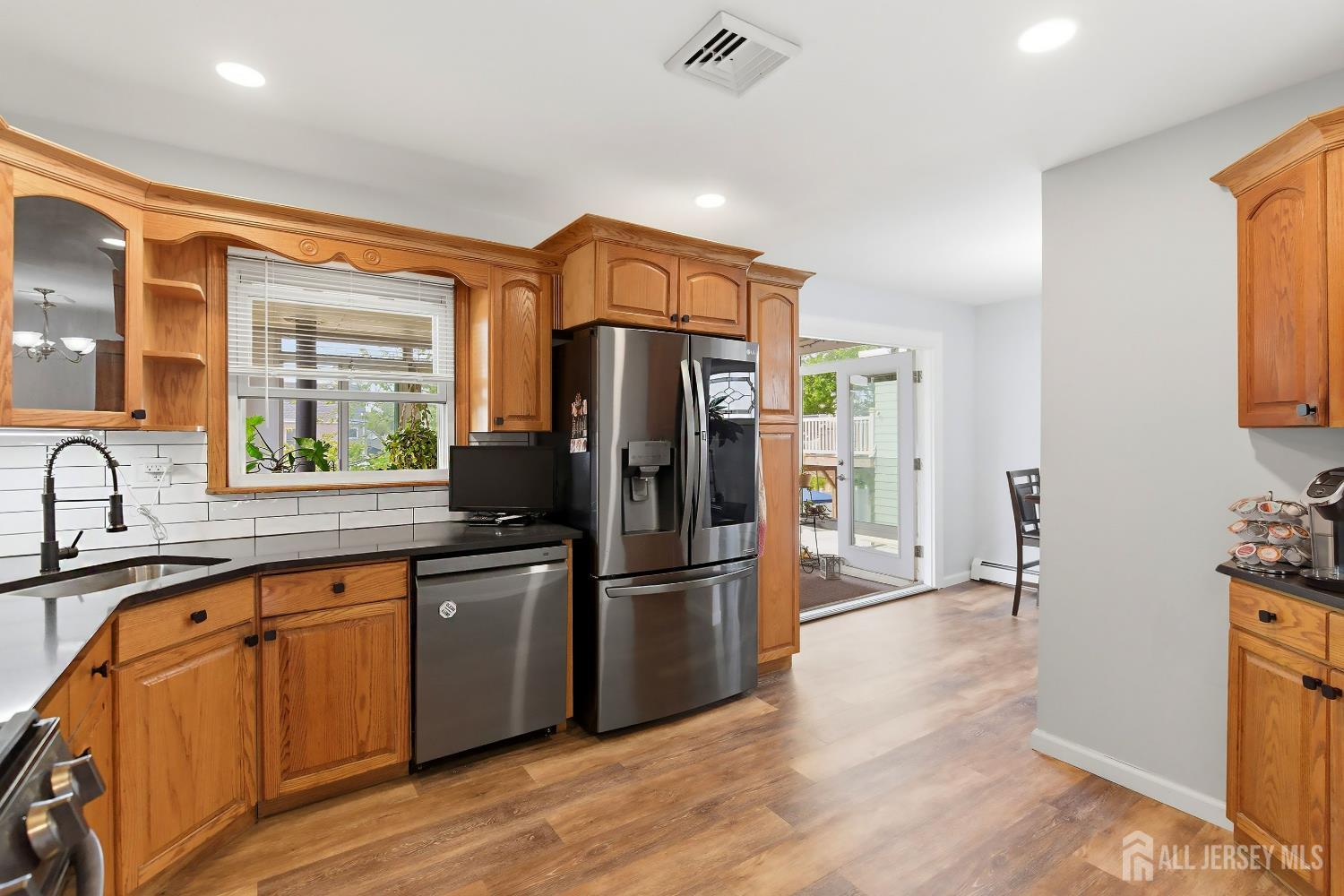 16 E Pleasant Avenue Sewaren NJ 07077