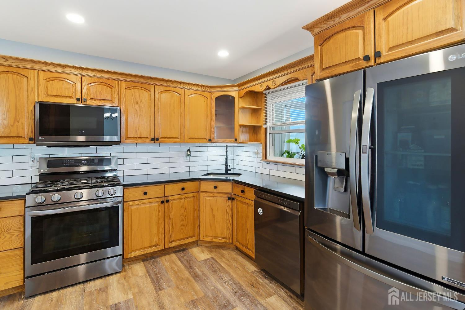 16 E Pleasant Avenue Sewaren NJ 07077
