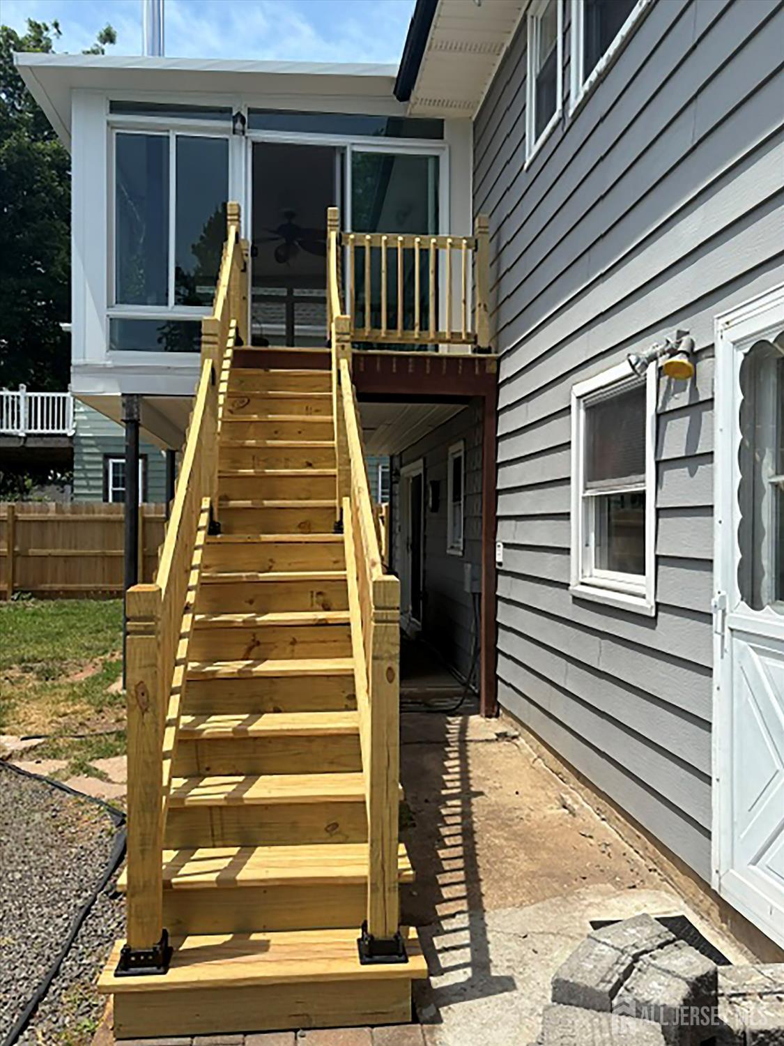 16 E Pleasant Avenue Sewaren NJ 07077