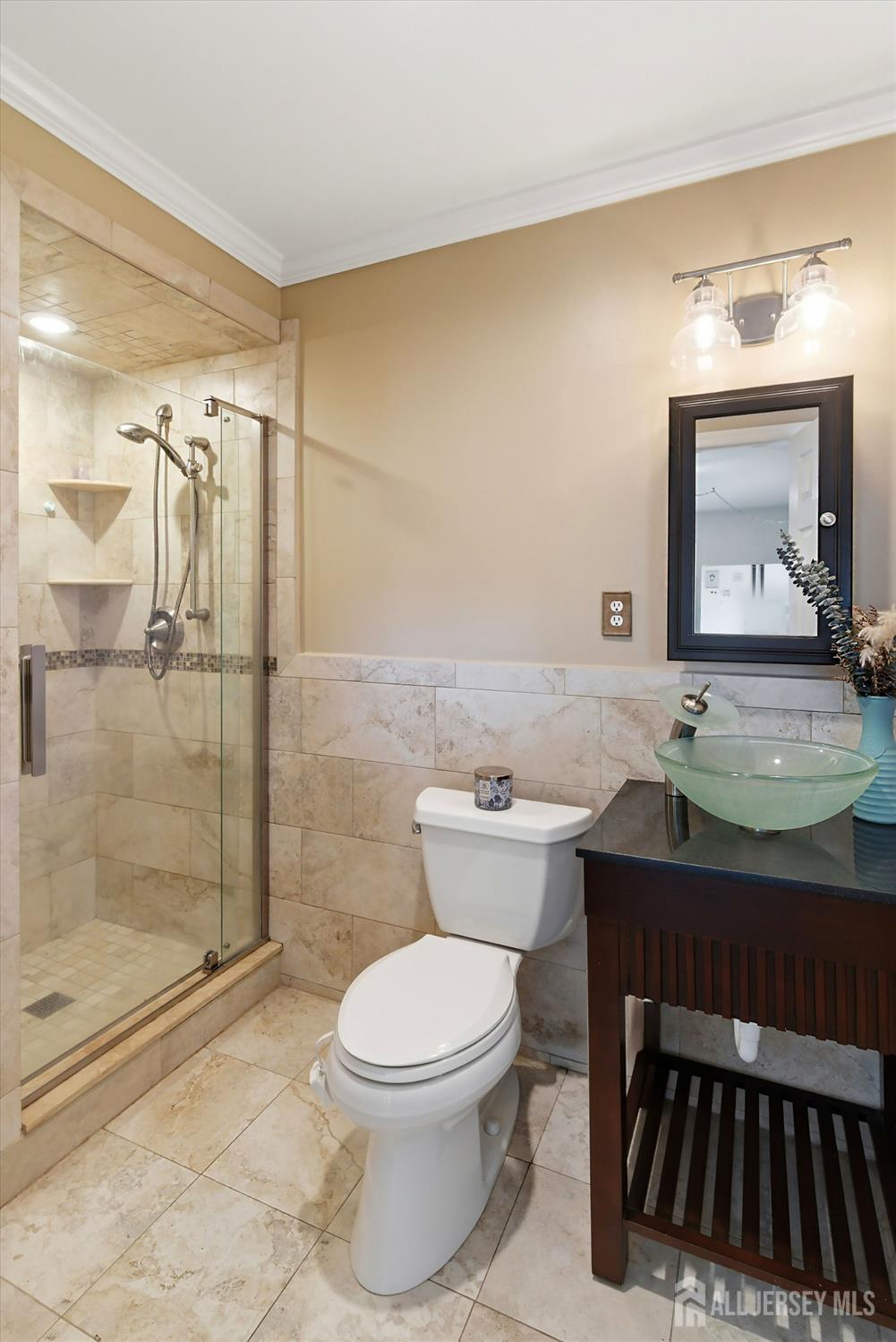 16 E Pleasant Avenue Sewaren NJ 07077
