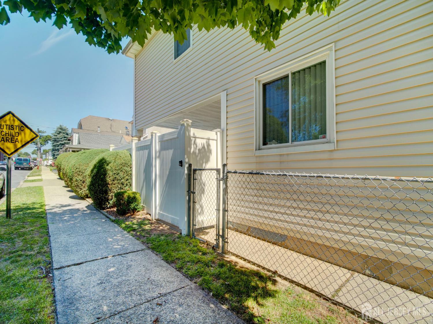 611 Penn Street Perth Amboy NJ 08861