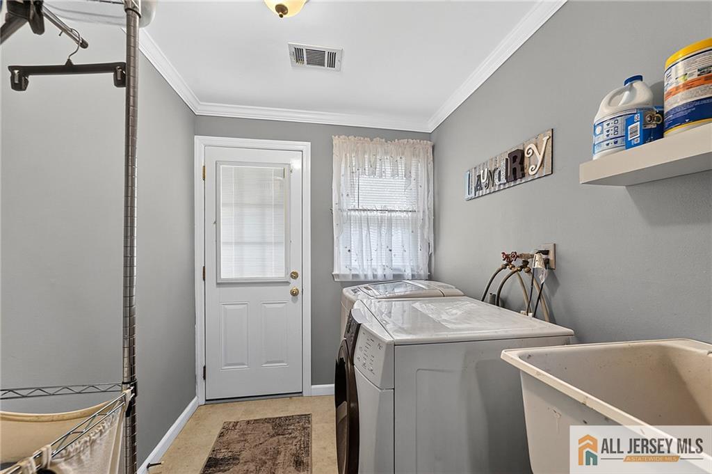 104 Pinewood Road Howell NJ 07731