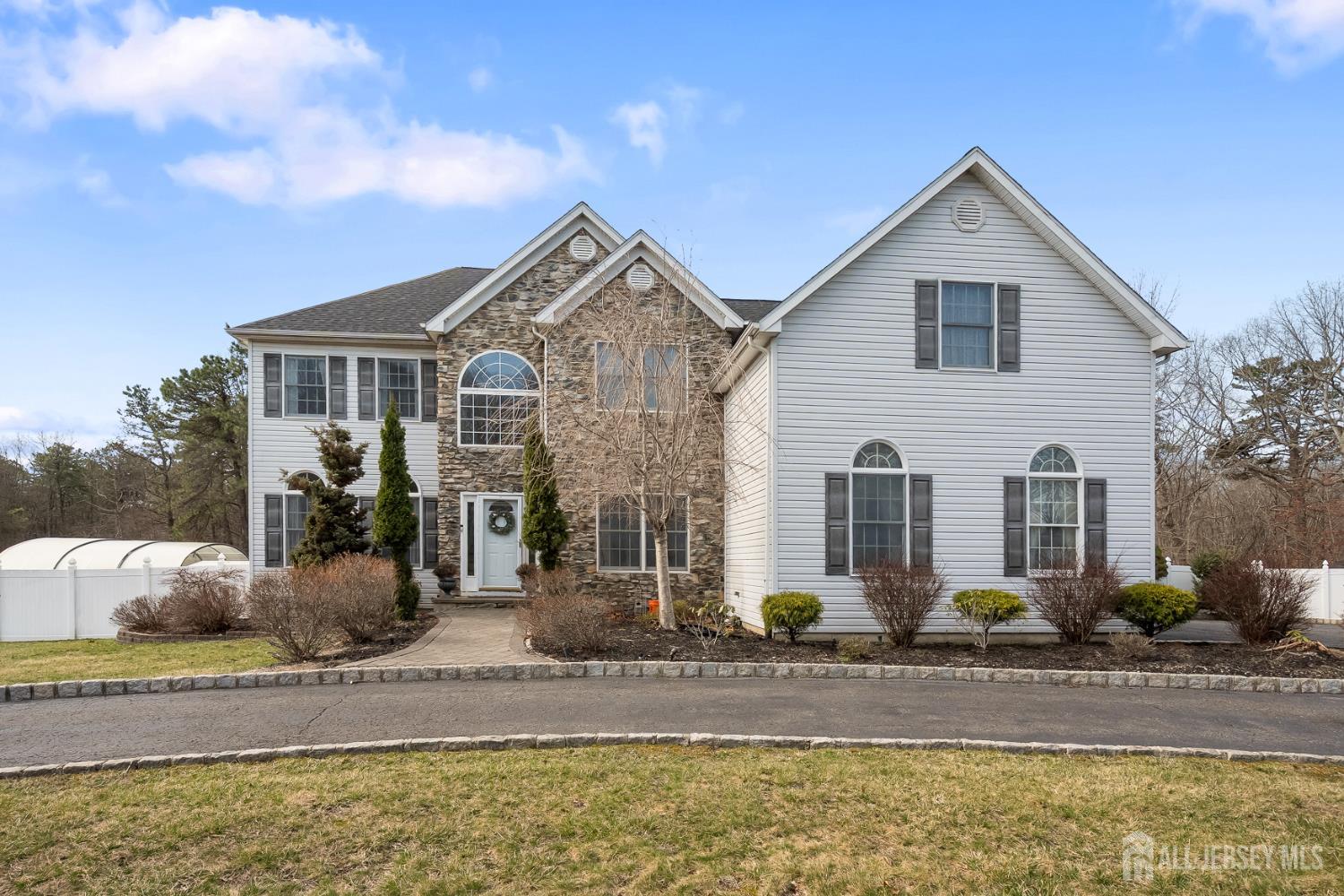 9 Redwood Court Monroe NJ 08831