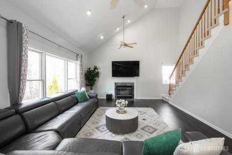 9 Redwood Court Monroe NJ 08831
