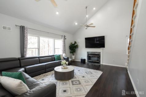 9 Redwood Court Monroe NJ 08831