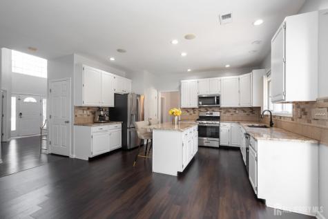 9 Redwood Court Monroe NJ 08831