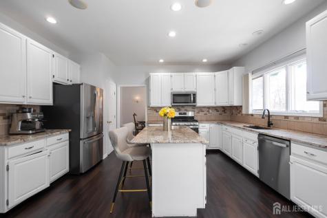 9 Redwood Court Monroe NJ 08831