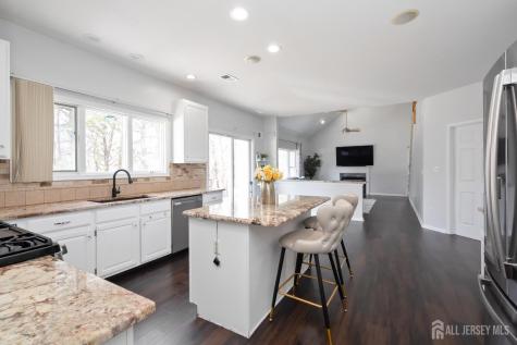 9 Redwood Court Monroe NJ 08831