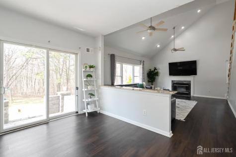 9 Redwood Court Monroe NJ 08831