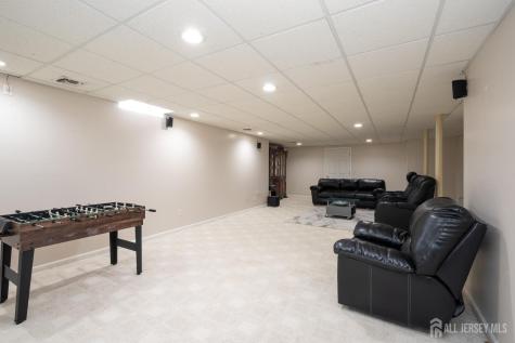 9 Redwood Court Monroe NJ 08831
