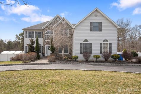 9 Redwood Court Monroe NJ 08831