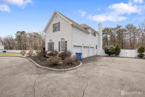 9 Redwood Court Monroe NJ 08831