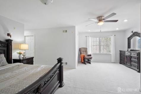 9 Redwood Court Monroe NJ 08831