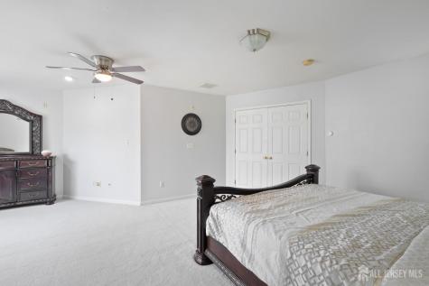 9 Redwood Court Monroe NJ 08831