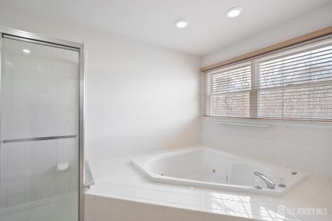9 Redwood Court Monroe NJ 08831