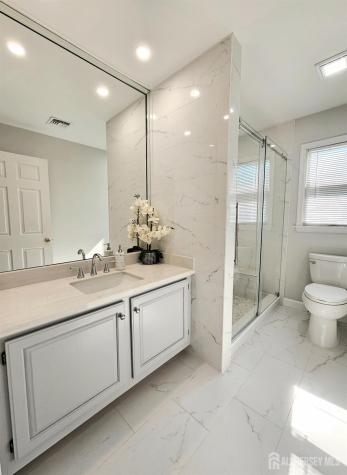 9 Redwood Court Monroe NJ 08831