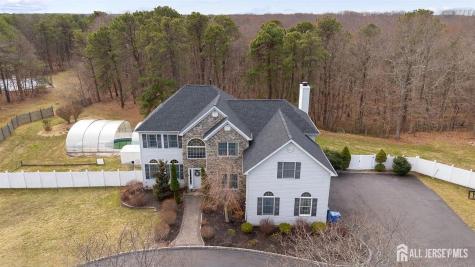 9 Redwood Court Monroe NJ 08831