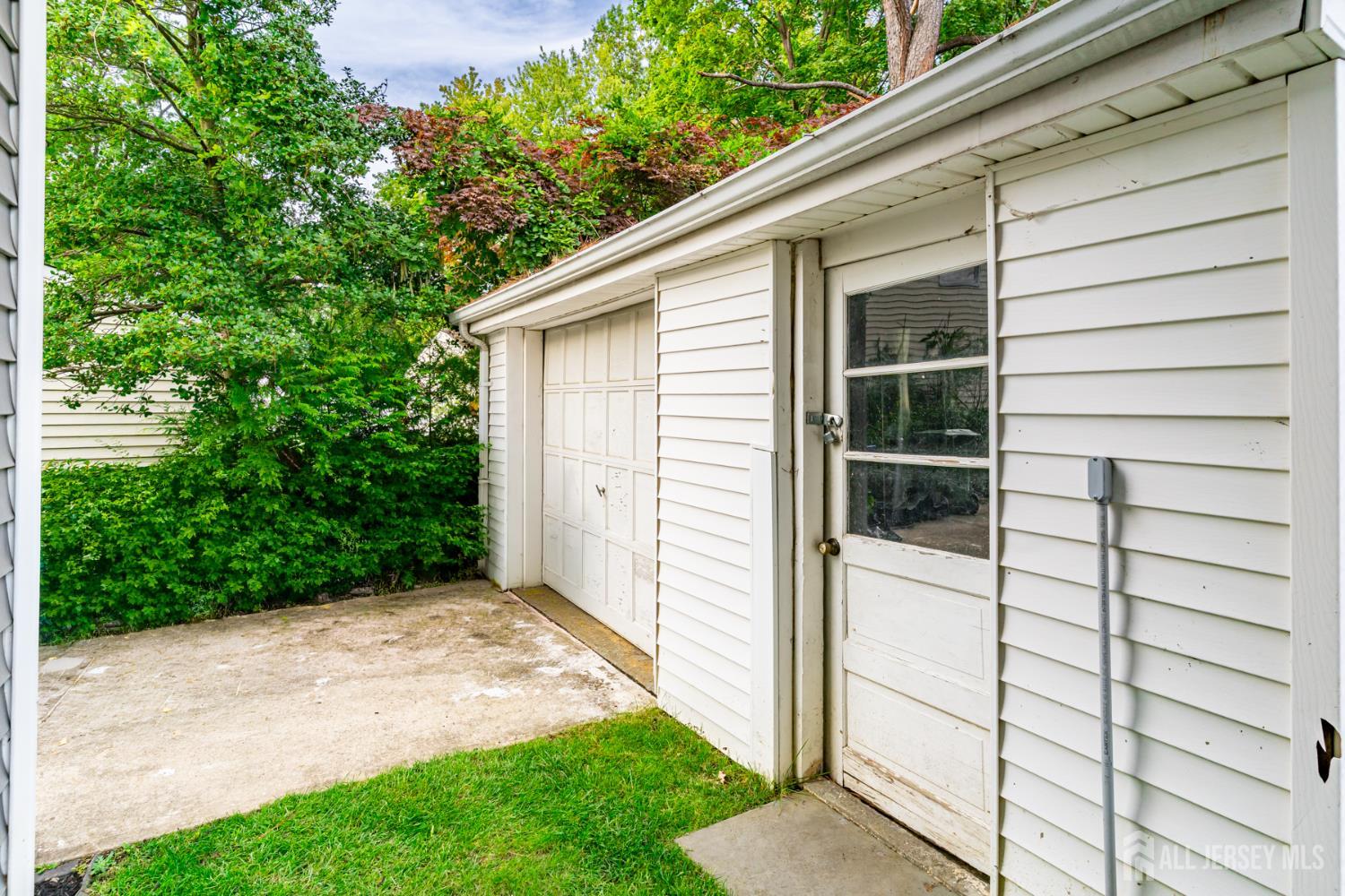 27 Marshall Place Sayreville NJ 08872