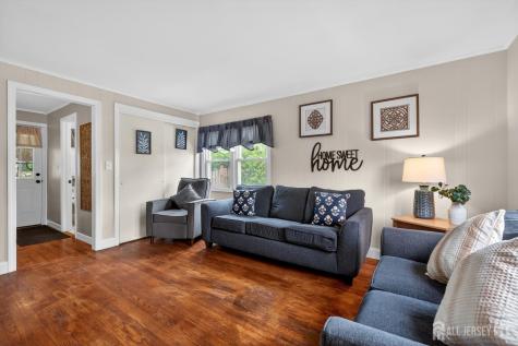 7 Spier Drive Livingston NJ 07039