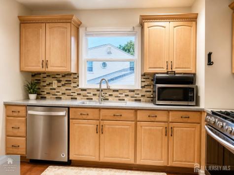 17 Ridge Road Edison NJ 08817