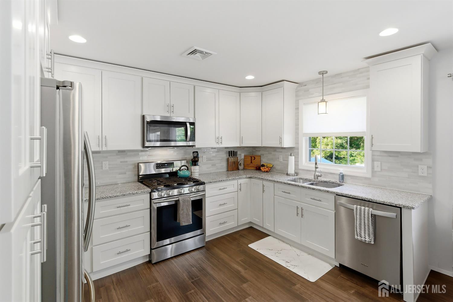 1346 Lee Way Lacey NJ 08731