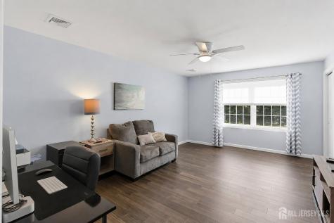 1346 Lee Way Lacey NJ 08731