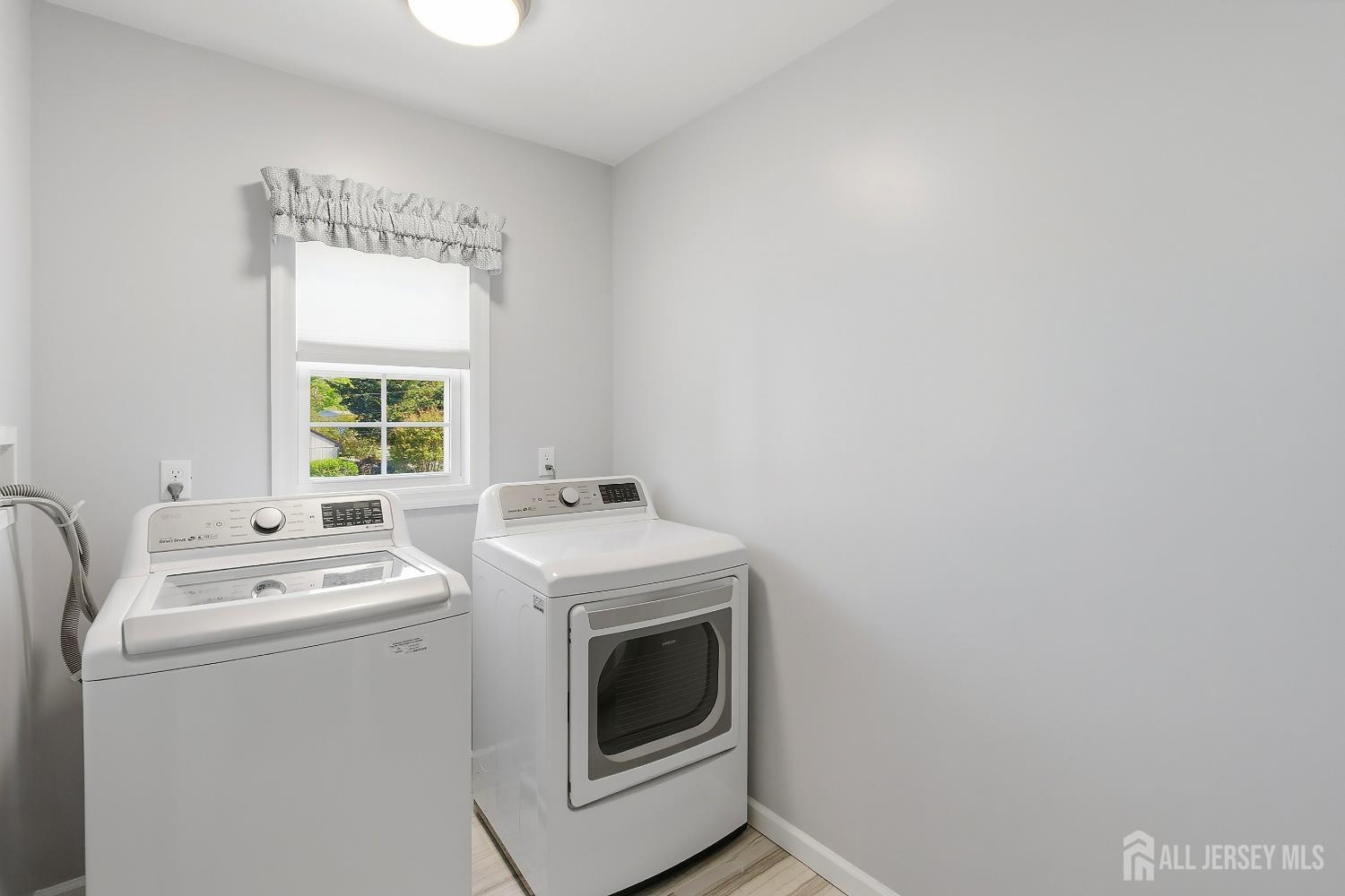 1346 Lee Way Lacey NJ 08731