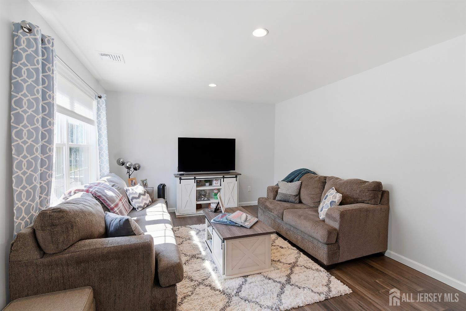 1346 Lee Way Lacey NJ 08731