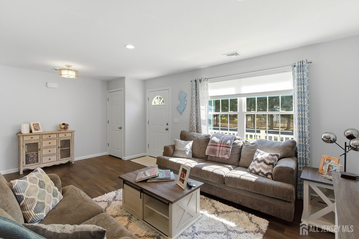 1346 Lee Way Lacey NJ 08731