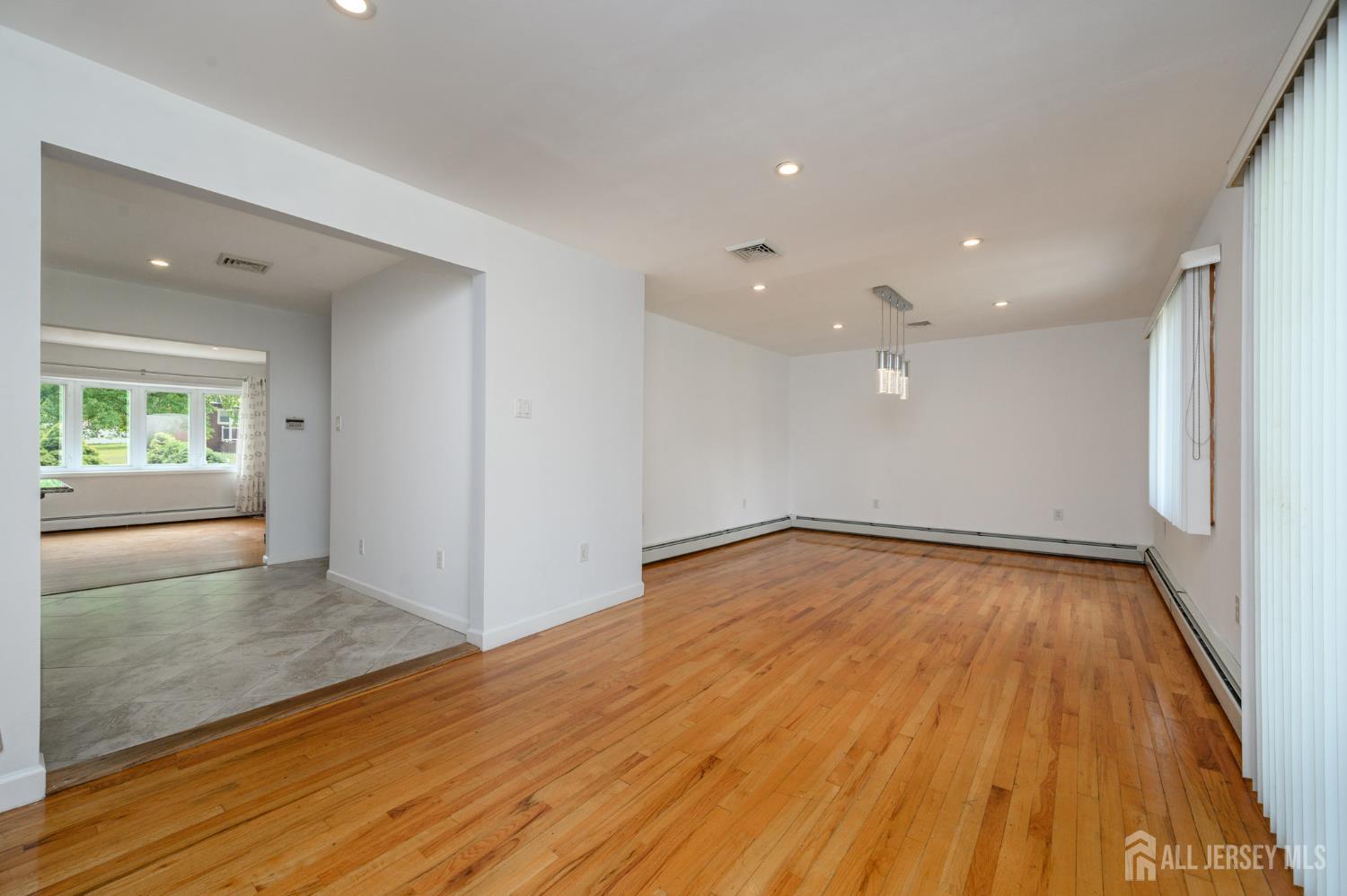 27 Fagan Place Colonia NJ 07067