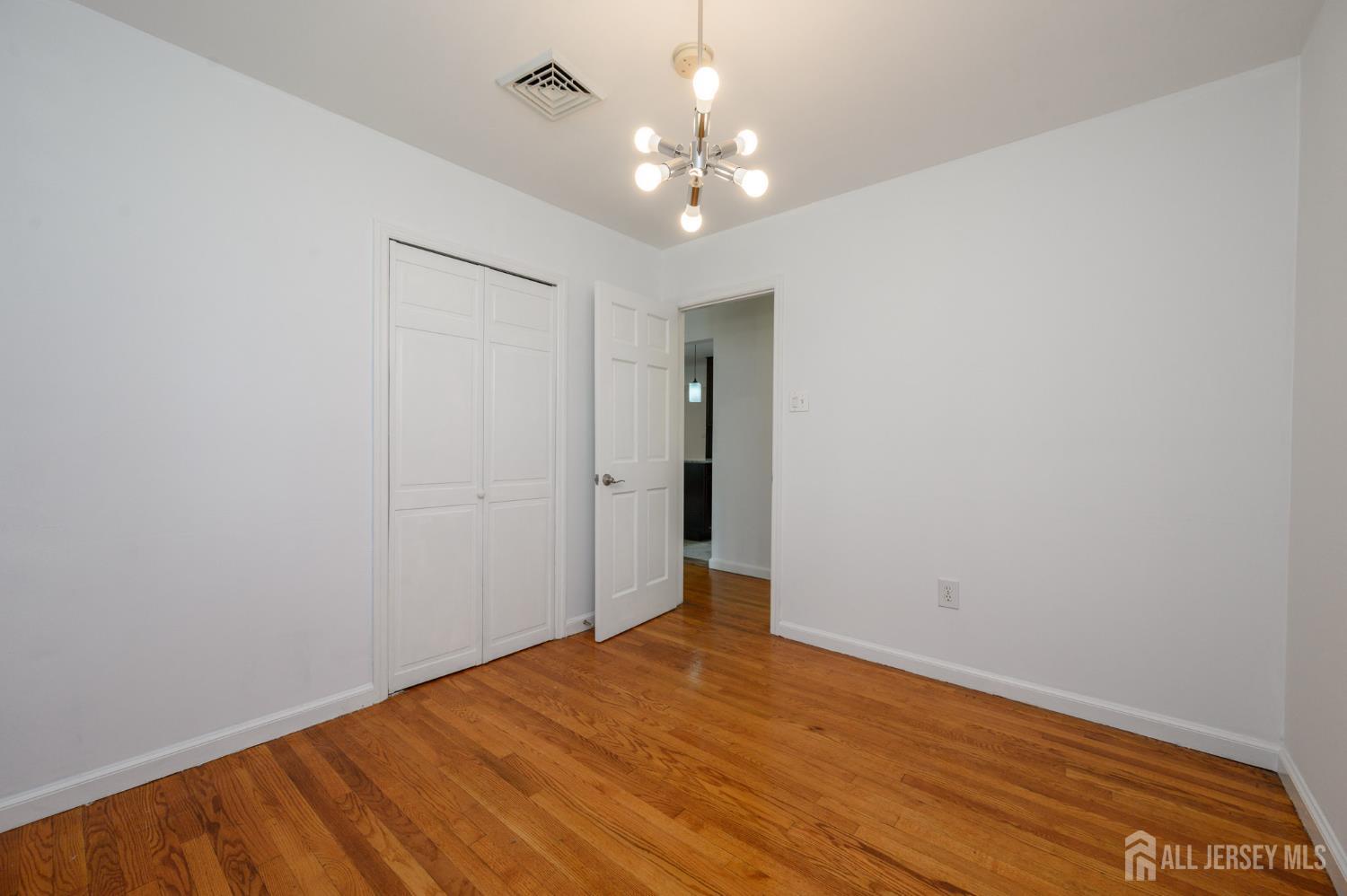 27 Fagan Place Colonia NJ 07067