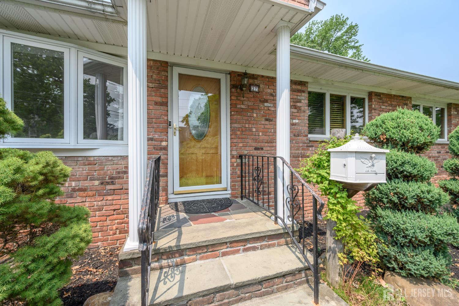 27 Fagan Place Colonia NJ 07067