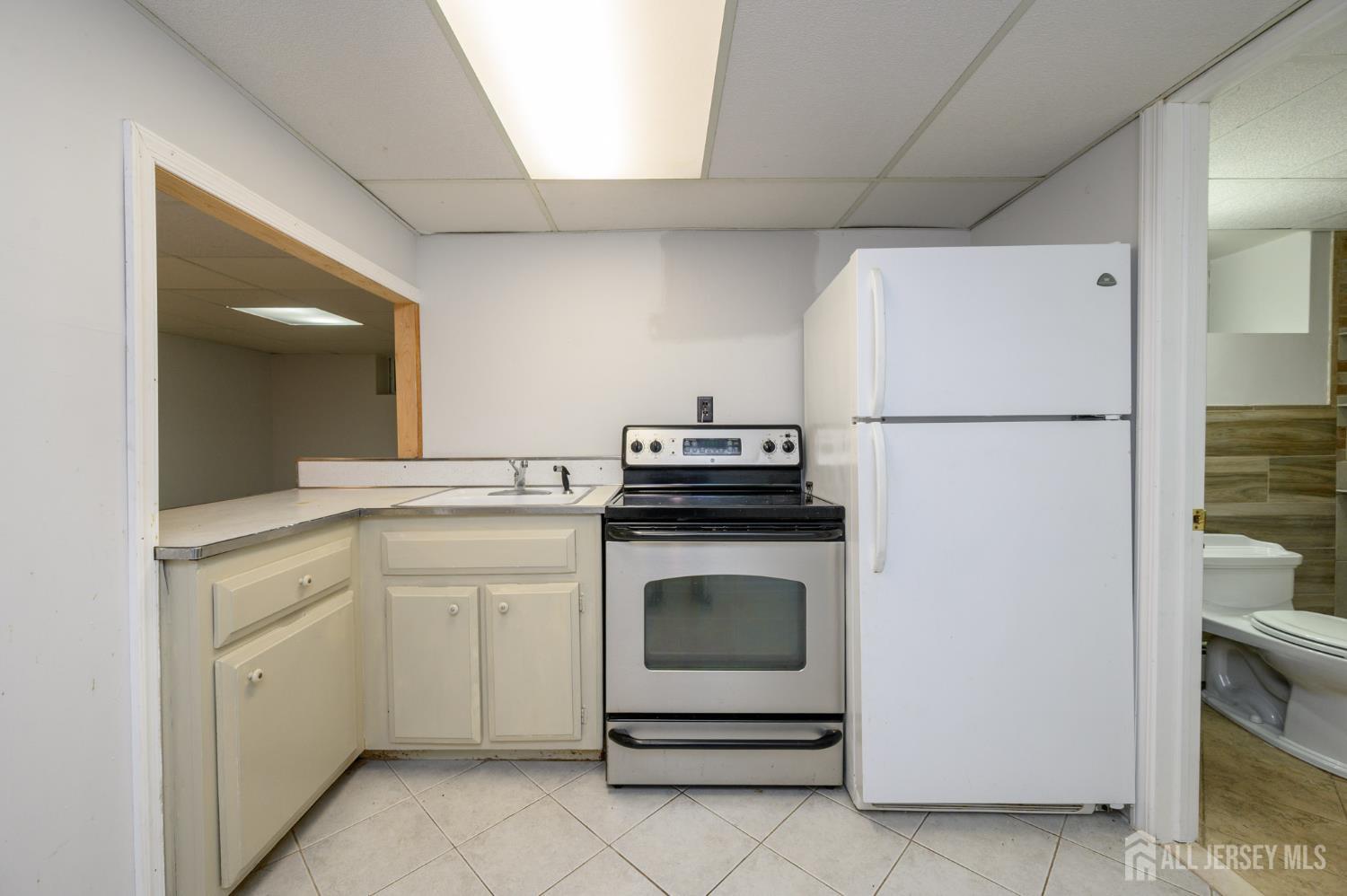 27 Fagan Place Colonia NJ 07067