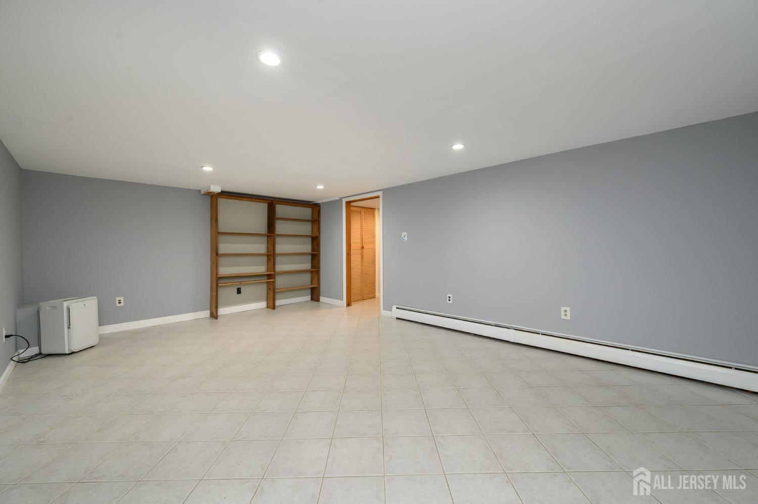 27 Fagan Place Colonia NJ 07067