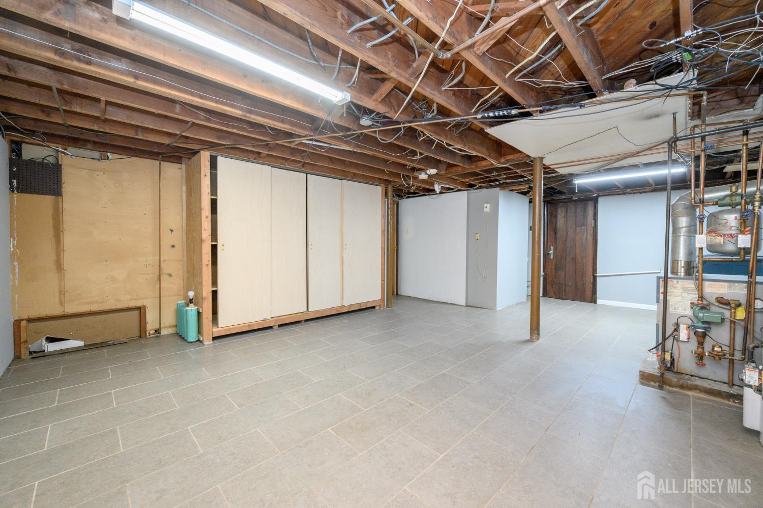 27 Fagan Place Colonia NJ 07067