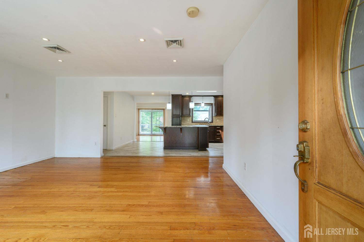 27 Fagan Place Colonia NJ 07067