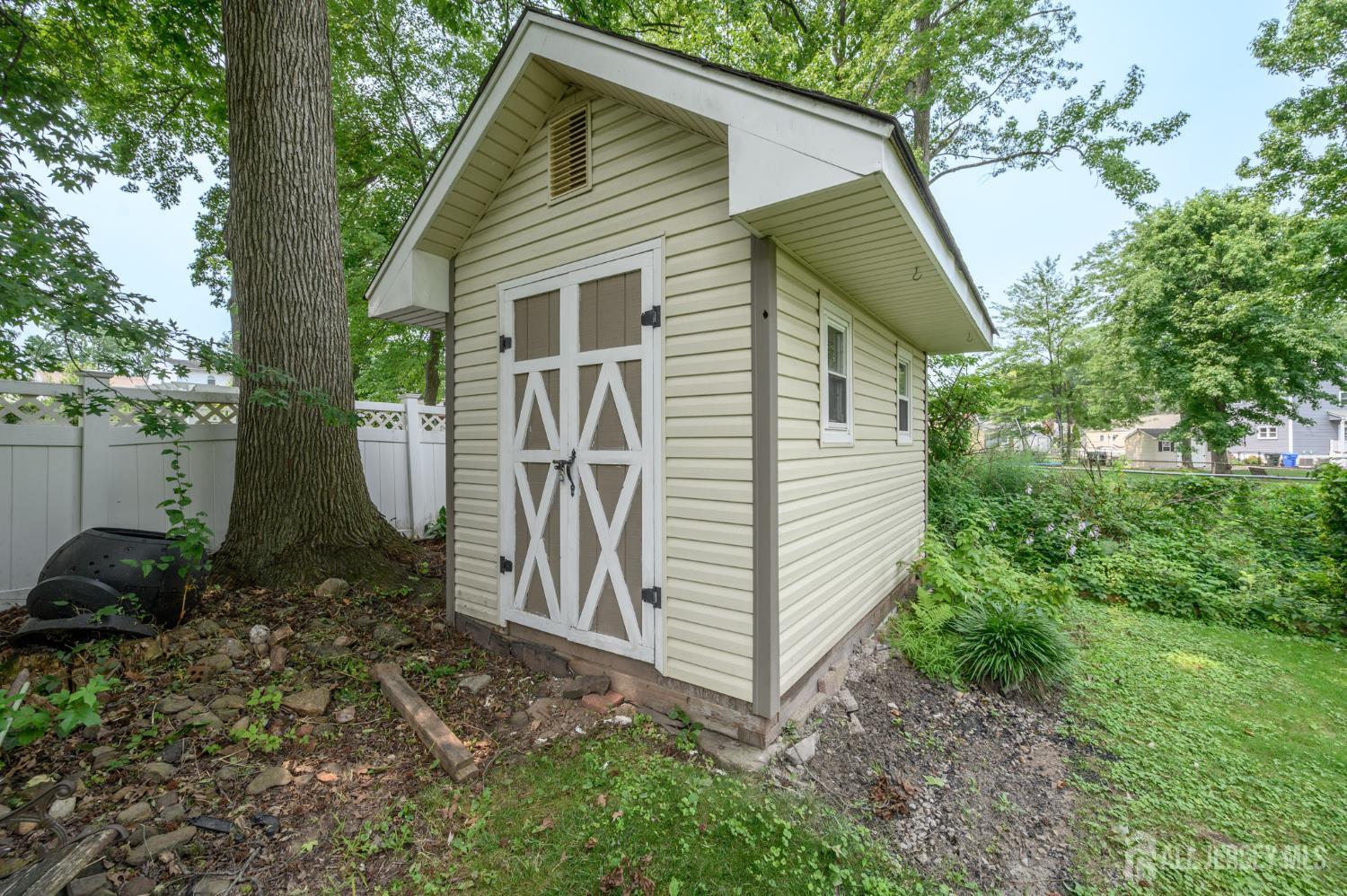 27 Fagan Place Colonia NJ 07067