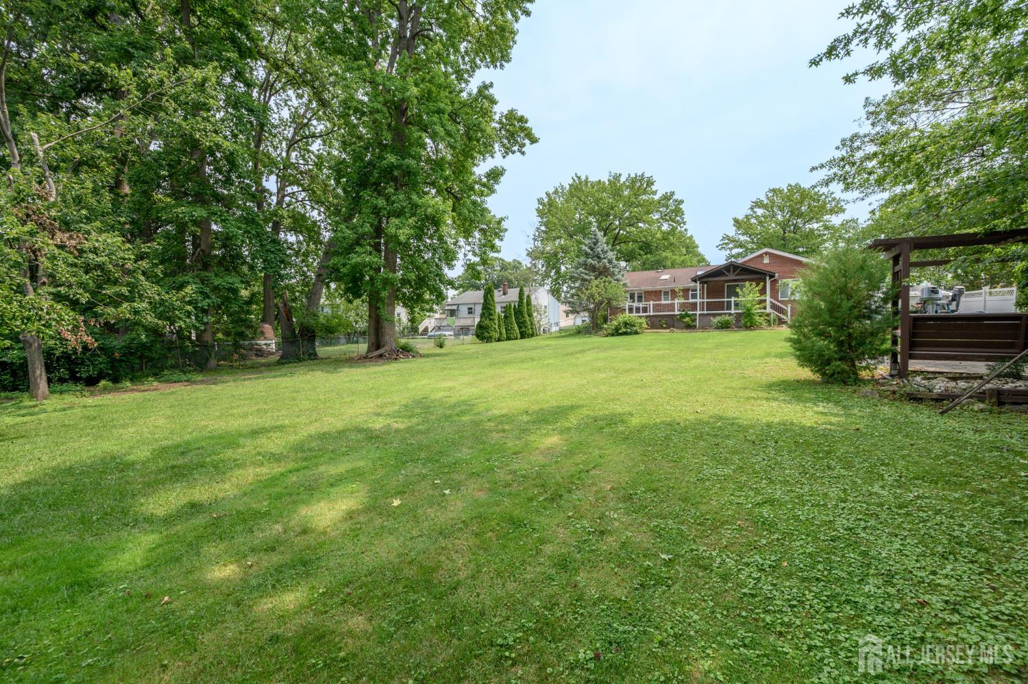 27 Fagan Place Colonia NJ 07067