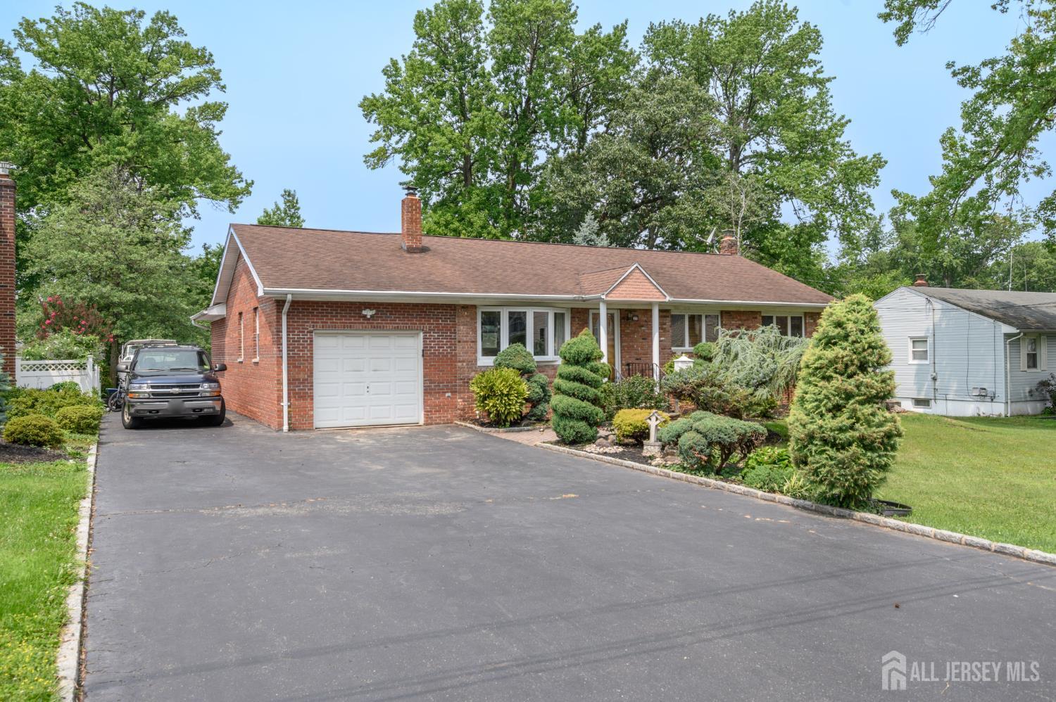 27 Fagan Place Colonia NJ 07067